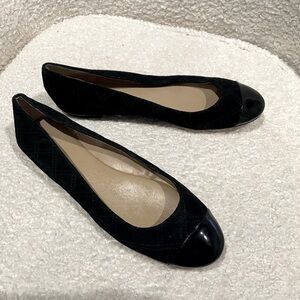 Ann Taylor Wm Sz 9 Black Suede Upper And Pattern Leather Toe Flat Pump